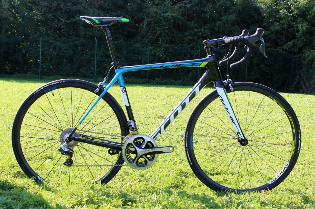 Das Scott Addict Team Issue Di2 kommt in den Farben von Orica-GrennEDGE.