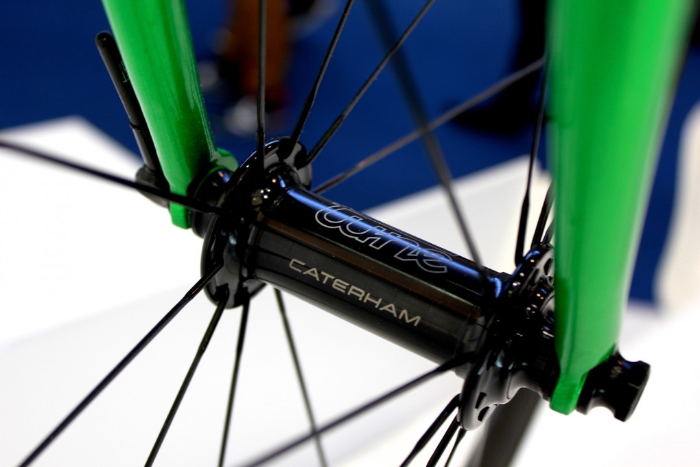 Caterham hat sich bei der Entwicklung des Laufradsets für das Duo Cali und Fairspear mit Tune zusammen getan.