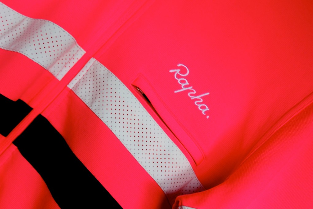 Das langärmlige Brevet Trikot von Rapha.