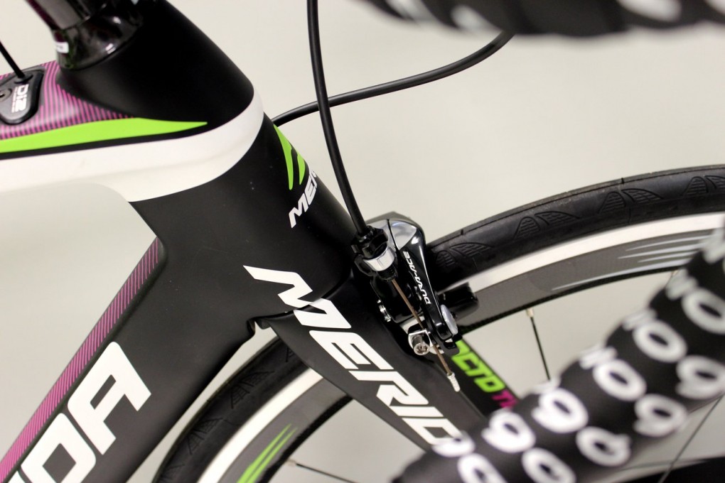 Das Flaggschiff Merida Reacto Team kommt in einer Shimano Dura-Ace Di2 auf den Markt.