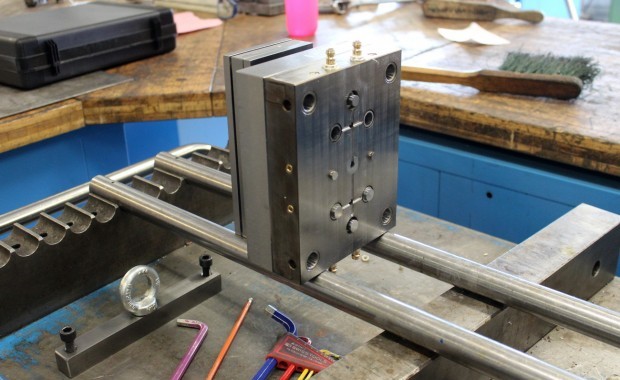 Im Gegensatz zu anderen Firmen, fertigt Tacx seine Gussformen in der eigenen Fabrik.