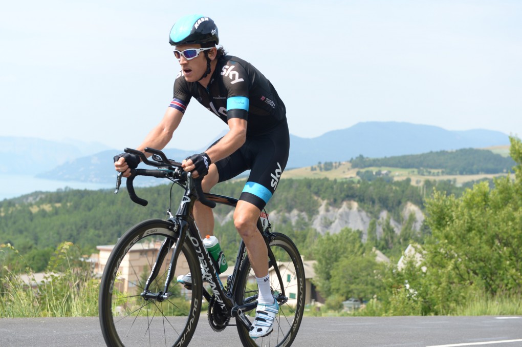 Geraint Thomas empfiehlt während des Anstiegs sitzen zu bleiben.