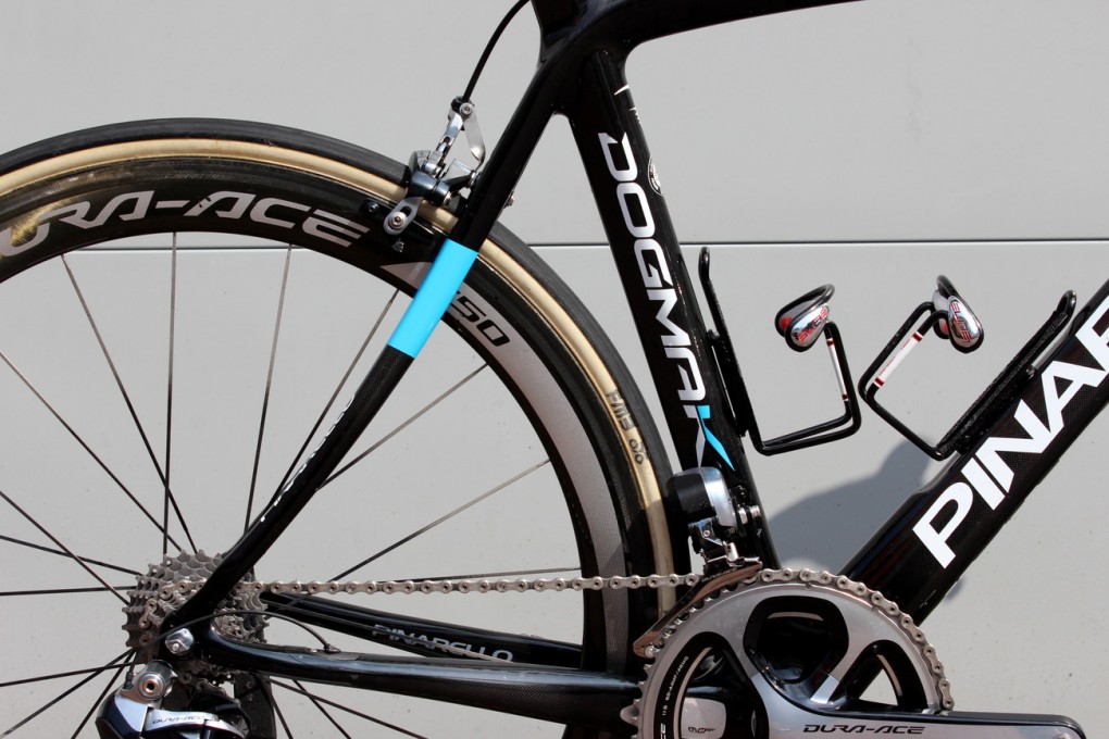 Das Dogma K ist Pinarellos Bike für die Klassiker und dabei aber kein normales Endurance-Bike. Die Geometrie sorgt für einfacheres Handling und die Sitzstreben sind im Vergleich zum Dogma 65.1 deutlich dünner und sollen damit für mehr Komfort sorgen.