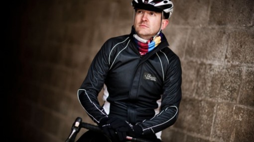 Die hier abgebildete Shutt Velo Rapide Performance Jacke ist sowohl wind- als auch wasserdicht. (Foto: Drew Gibson / Shutt Velo Rapide)