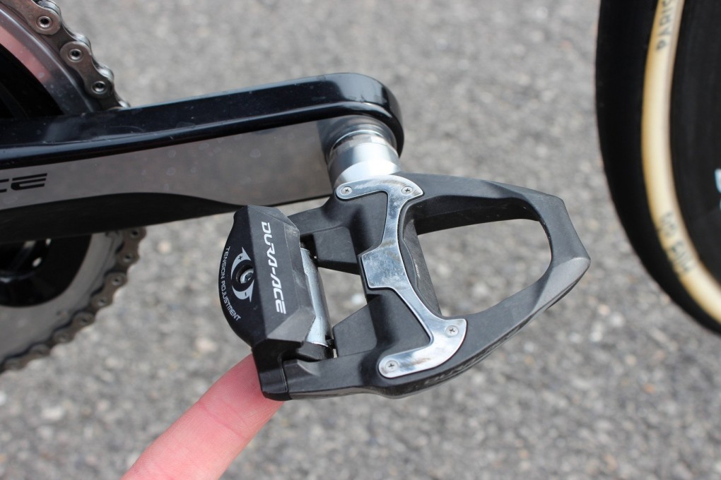 Cancellara nutzt Shimanos Flaggschiff-Pedale Dura-Ace 9000. Davor nutzte er eigentlich Speedplays.