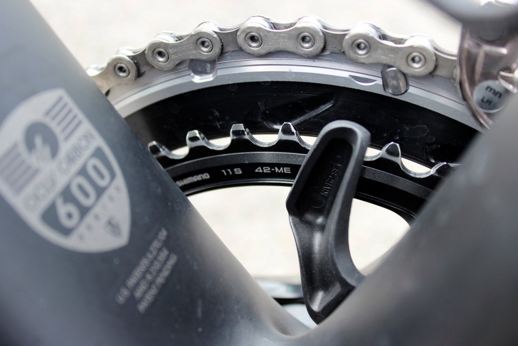 Die meisten Fahrer wechselten für Paris-Roubaix von einem 39er inneren Kettenblatt zu 44er oder 46er. Cancellara baut allerdings auf ein 42er-Kettenblatt.