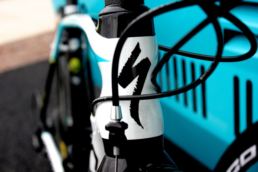 Das Specialized Tarmac steht in sechs Größen zur Verfügung. Von 49cm bis 61cm ist alles dabei.