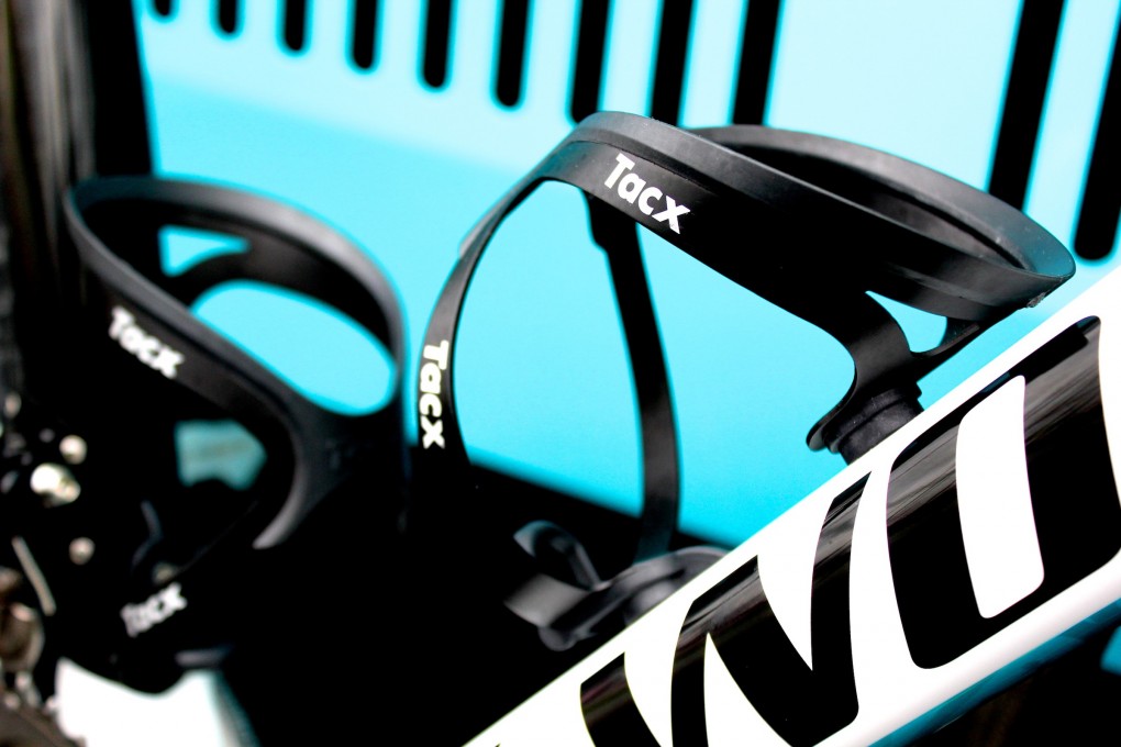 Tacx stattet die meisten WorldTour-Teams mit Getränkehaltern und Flaschen aus.
