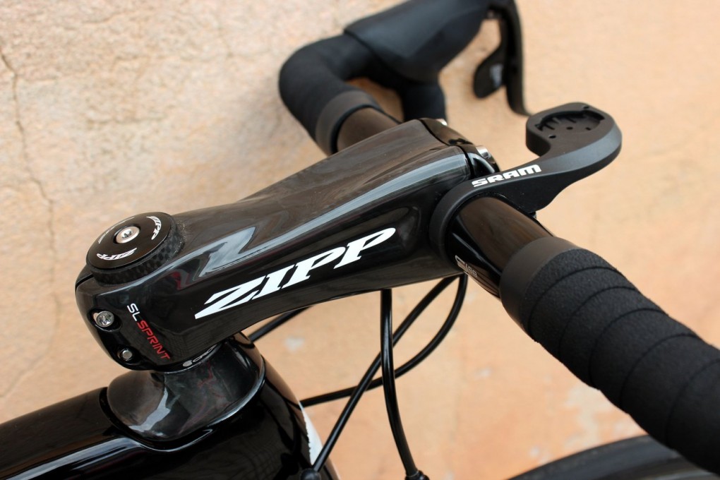 Cavendish ist vielleicht Omega Pharma-QuickSteps Nummer-1-Sprinter, aber Meersman kann sich beim Zielsprint auch sehen lassen. Der supersteife Zipp SL Sprint-Vorbau hilft ihm dabei seine Leistung auch abzurufen.