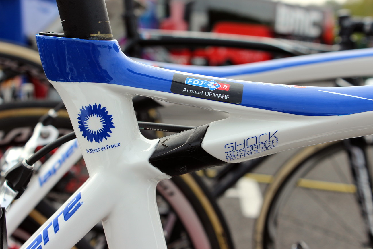 Paris-Roubaix - Arnaud Demare, Lapierre Pulsium Lapierres "shock-absorbing elastomer Ring" am Pulsium gehörte zu den faszinierendsten Features, die wir gesehen haben.