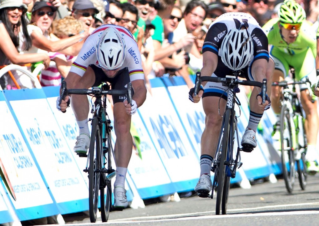 Lucy Garner glaubt, ein ähnlicher Sprinter-Typ zu sein wie Mark Cavendish. Sie versucht all ihre Kräfte zu bündeln bevor sie dann mit 110 Prozent zum Sprint ansetzt. (Foto: Tim de Waele/OPQS)