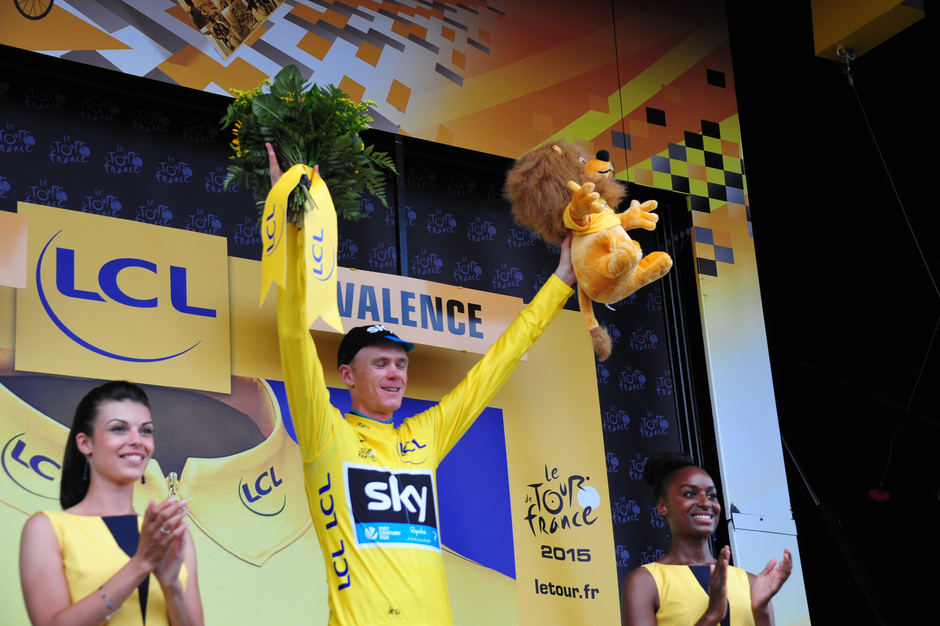 Chris Froome verteidigt das Gelbe Trikot. (pic: Sirotti)