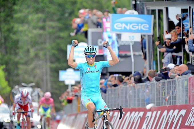 Mikel Landa wird, nach seinem Weggang von Astana, Team Sky mit seinen Kletterfähigkeiten unterstützen. (Foto: Sirotti)