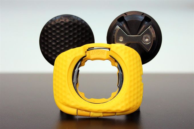 Um die aerodynamischen Eigenschaften zu verbessern, haben sowohl die Trittfläche als auch die Cleats der neuen Speedplay Zero Aero Pedale eine genoppte Oberfläche. (Foto: George Scott / Factory Media)