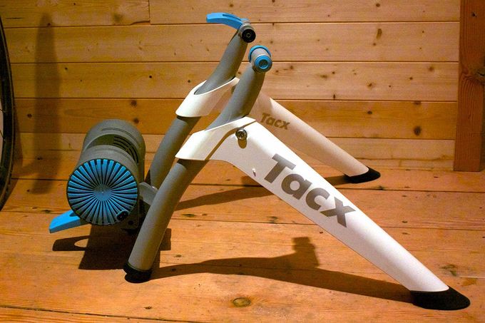 Die Rolle kann dir helfen, spezifische Einheiten zu fahren und auch bei schlechtem Wetter zu trainieren.