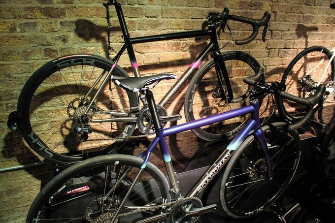 Das überzeugende Boardman SLR Titanium wurde vorgestellt, nachdem das normale Titanium die Tests mit Bravur bestanden hatte.