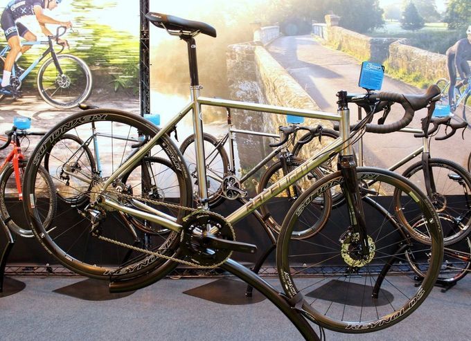 Das Kinesis GF_Ti ist jetzt auch in einer Version mit Scheibenbremensen erhältlich.