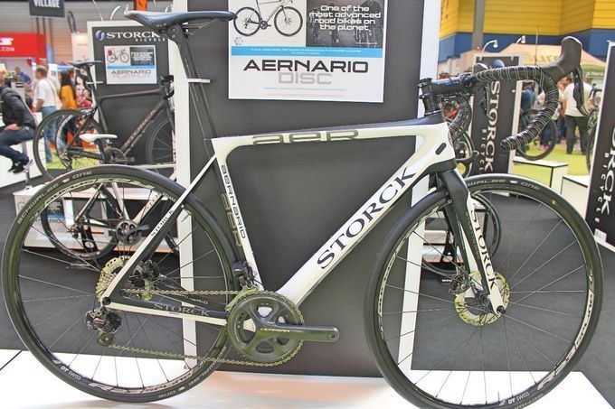 2014 erblickte das Storck Aernario Disc das Licht der Welt. 2016 ist der Hersteller mit einer überarbeiteten Version des Bikes auf dem Markt vertreten.