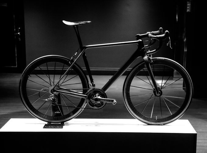 Bald ist auch das Canyon Ultimate CF Evo 10.0 SL erhältlich. Das Komplettbike bringt es auf beeindruckende 4,85 Kilogramm. (Foto: George Waugh)