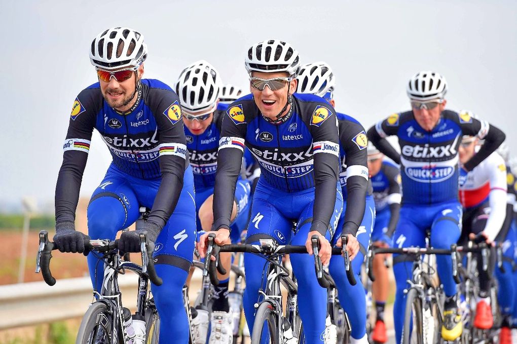 Denia, Etixx-QuickStep, training camp, group ride, base training, gloves, autumn kit, long sleeve jersey, leg warmers, pic - Tim de Waele/EQS,