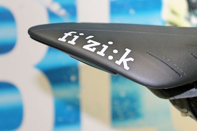 Stannard, der von seinen Teamkameraden „Yogi“ genannt wird, fährt auf einem Fizik Antares mit Wing-Flex-Technologie.