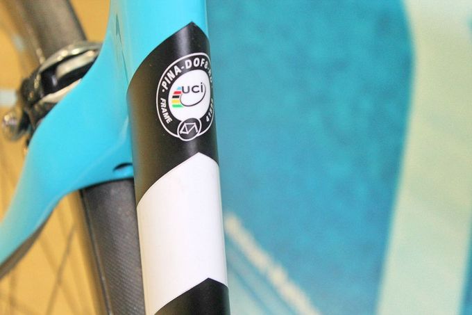 Das Dogma F8 präsentiert viele Zugeständnisse an die Aerodynamik, wie dieses superdünne Sitzrohr mit Aero-Profil.