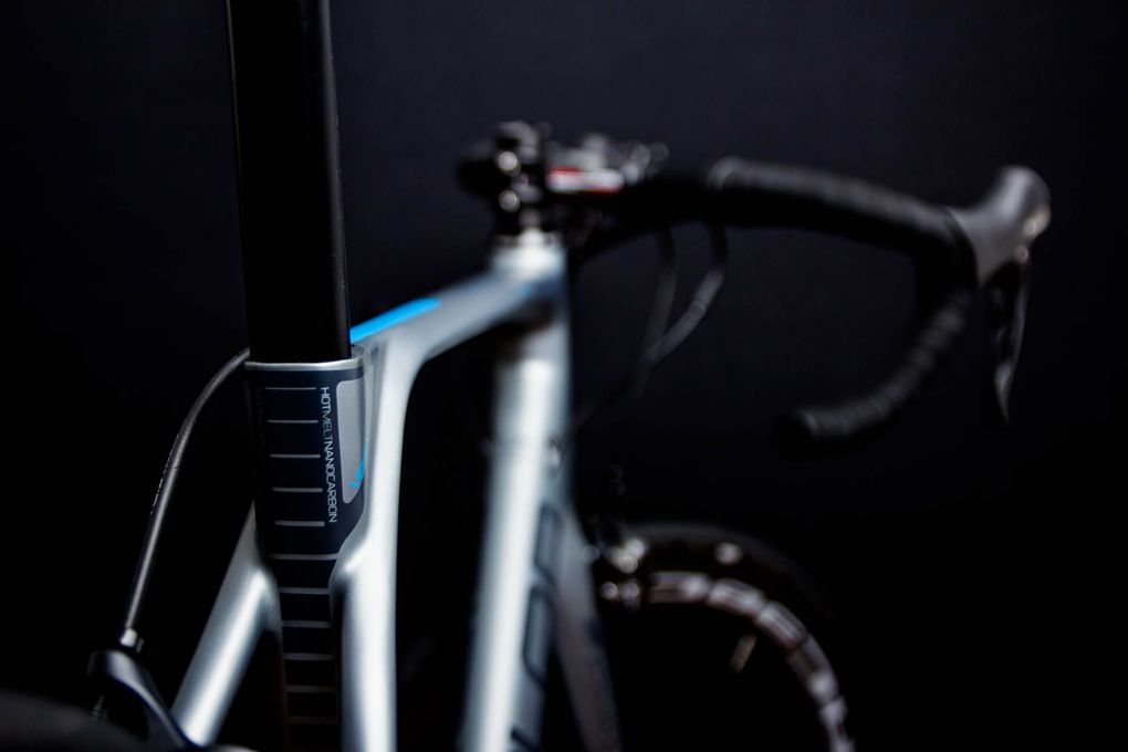 Das Sattelrohr ist hinten abgeflacht und fasst eine ebenso abgeflachte Sattelstütze: verdrehsicher, aber nicht beliebig austauschbar. Foto: Martin Schlichenmayer