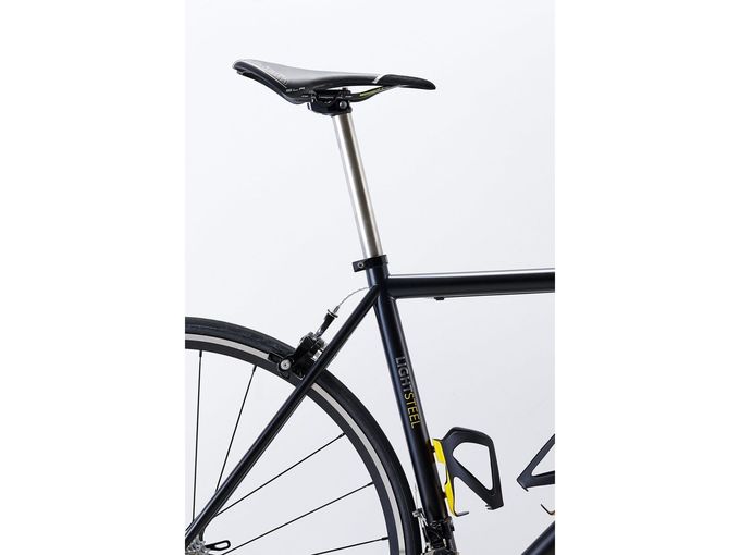 Light-Steel-Schriftzug auf dem Sitzrohr