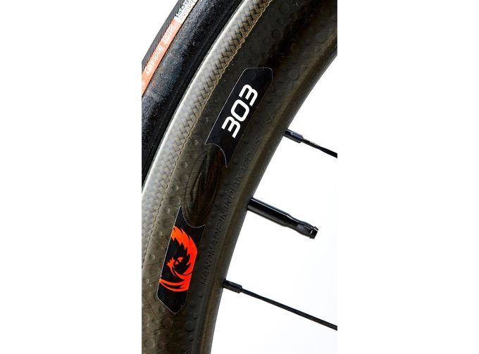 Disc-Version von Zipps Firecrest-303-Carbon-Laufrädern