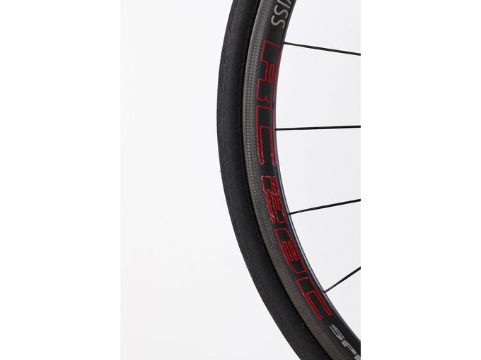 Merida Scultura 9000 mit DT-Swiss-RC-28-Spline-C-Mon-Chasseral-Laufrädern