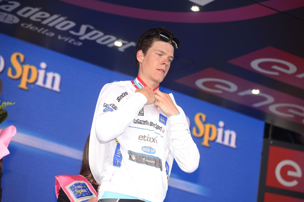 Bob Jungels musste zwar seinen zweiten Platz in der Gesamtwertung abgeben, aber er behalt das weiße Trikot. Foto: Sirotti
