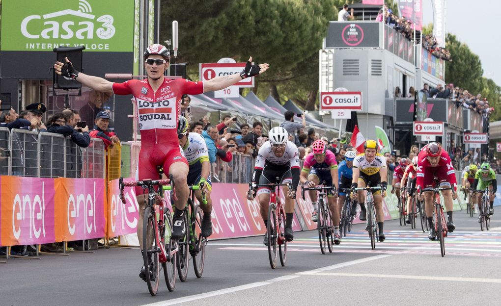 Der Plan ging auf: Das Team brachte Greipel in die perfekte Position fur seinen dritten Etappensieg. Foto: Sirotti