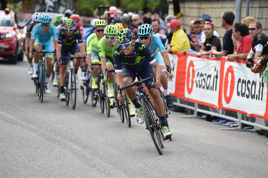 Andrey Amador sah seine Chance und ergatterte das Maglia Rosa nachdem Jungels am letzten Berg abreißen lassen musste. Foto: Sirotti