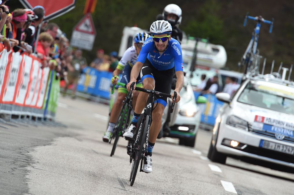 Es gab kein Halten mehr: Der junge Russe stürmte zum Sieg und sicherte seinem Team den ersten Etappensieg einer Grand Tour. Foto: Sirotti