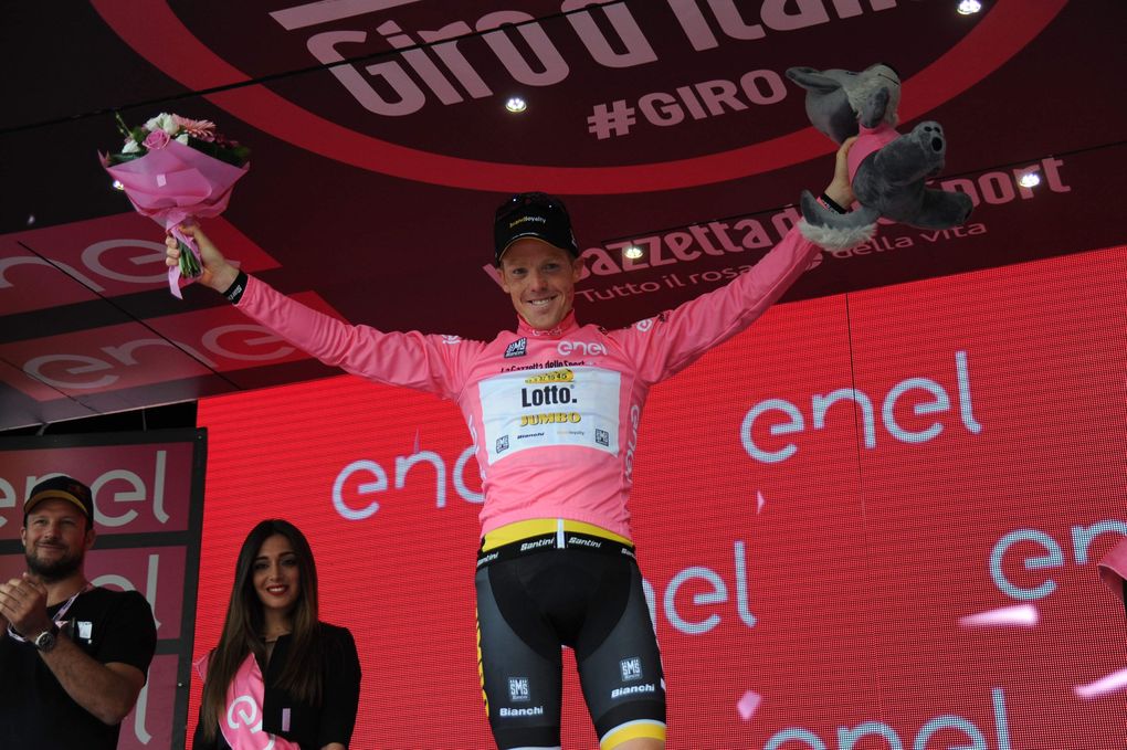Steven Kruijswijk hat das Maglia Rosa wieder erfolgreich verteidigt. Foto: Sirotti