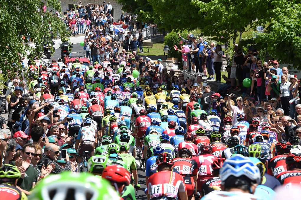 Eine Etappe wie gemacht fur ein Sprintfinale ... aber es sollte anders kommen. Foto: Sirotti