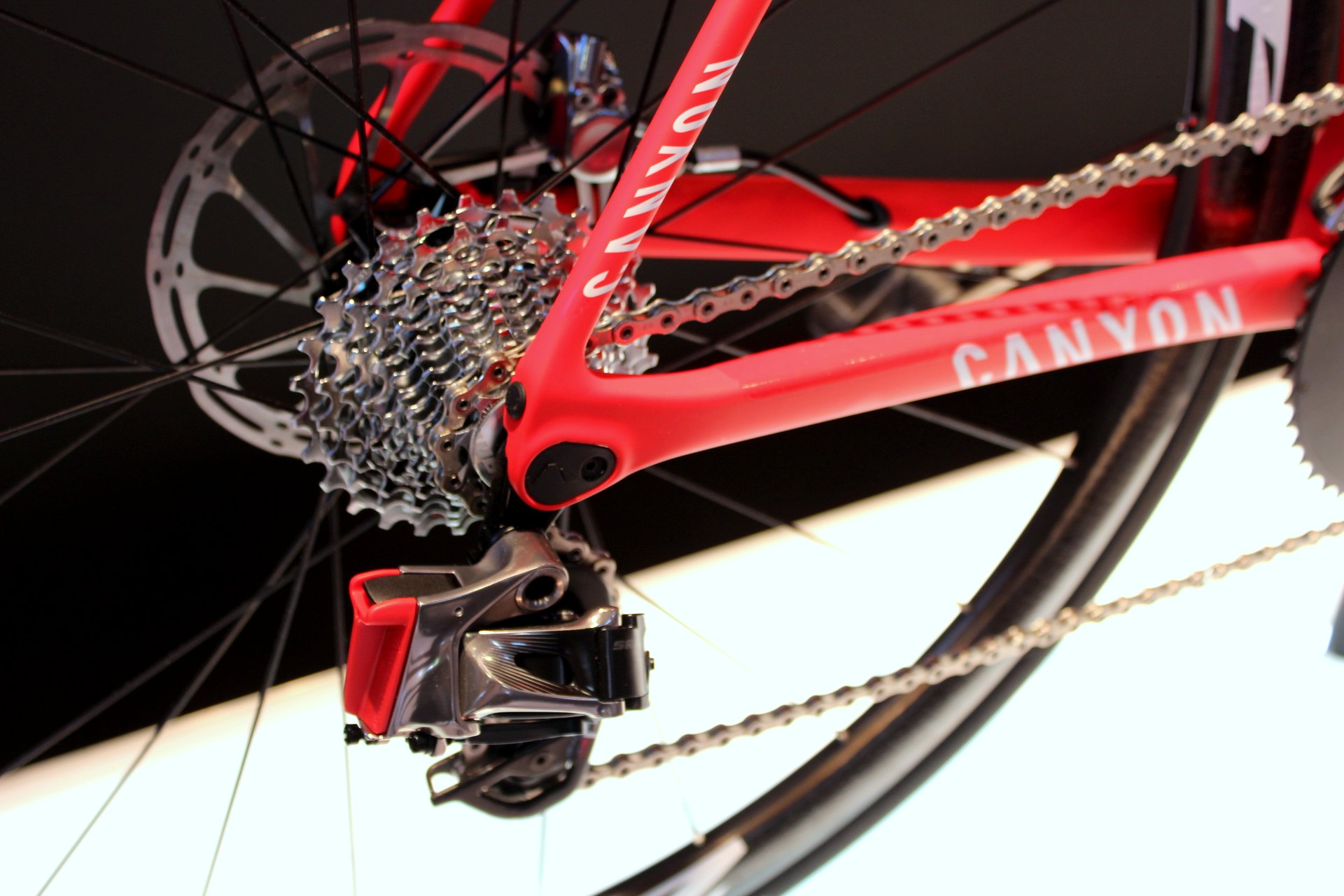 Eurobike 2016: Canyon Ultimate CF SLX Disc