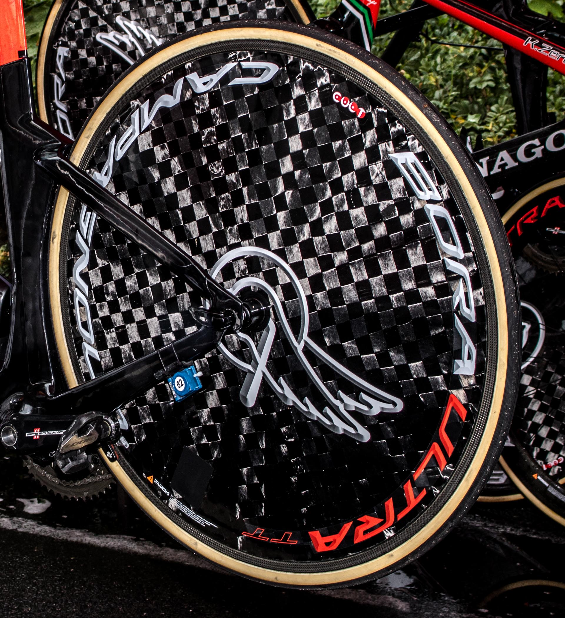 Die richtigen Laufräder für den richtigen Einsatzzweck. Die Profis auf der Tour de France 2017 haben es natürlich wieder mal vorgemacht. Das Thema solltest du beim Rennradkauf aber auf jeden Fall beachten. (Foto: Arian Schlichenmayer)