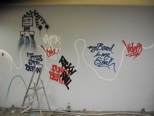 Titus Store Berlin Destruction