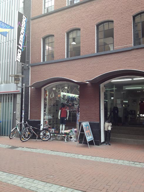 Unitedskateboardartists und Über All Along the A7 Tour