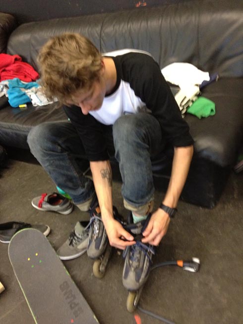 Unitedskateboardartists und Über All Along the A7 Tour