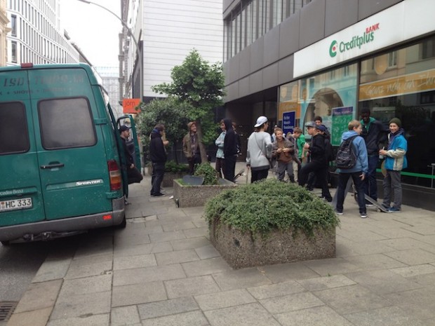 All along the A7 - Unitedskateboardartists und Über Skateboards Tour