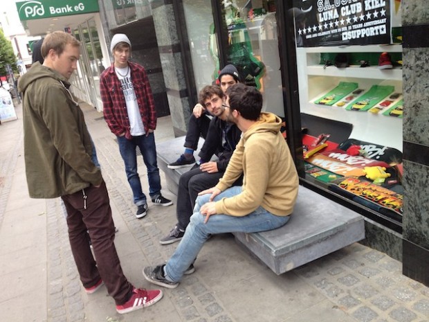 All along the A7 - Unitedskateboardartists und Über Skateboards Tour