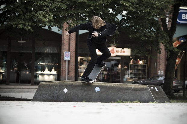 Julian Bs Noseblunt