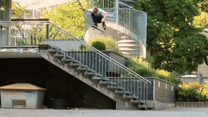 Aaron „Jaws“ Homoki Kickflip