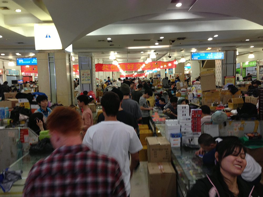 Daily Business im Shenzhen Handy Markt