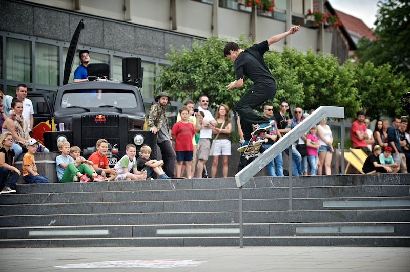 BenjaminGarcia_bs270lipslide_RedBull_Bombtheline_Gerlingen_PhilPham