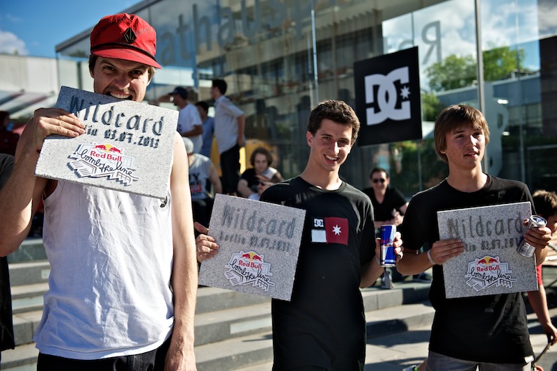 PriceGiving_Platz1-3_03_RedBull_Bombtheline_Gerlingen_PhilPham