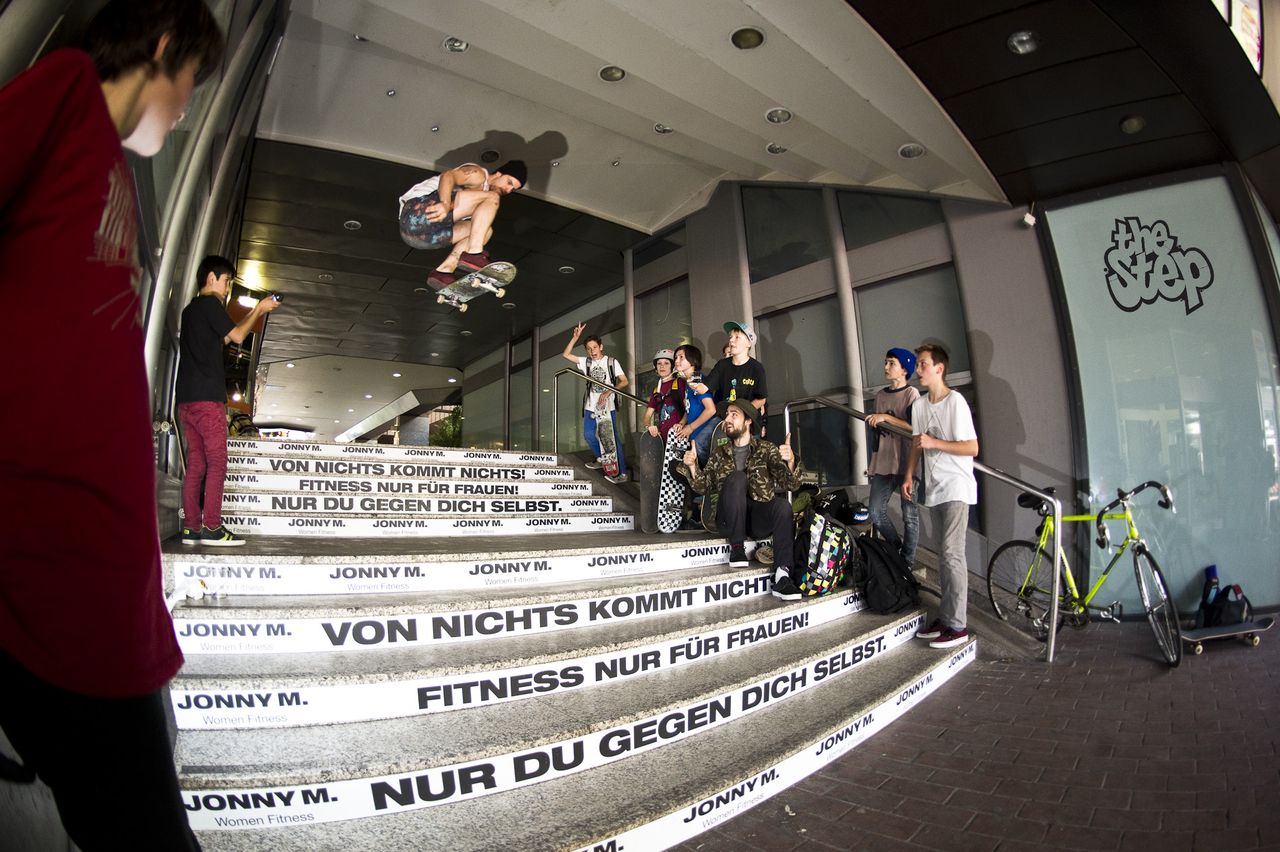 z_3xNVBr200jrgRt1yQ-zi6UkXblVF9JjFVuLWp1e6E