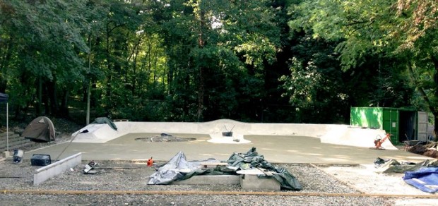 942748_333536503458671_728555511_n